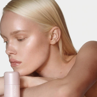 rhode 
Highlight Milk Multipurpose Luminizer