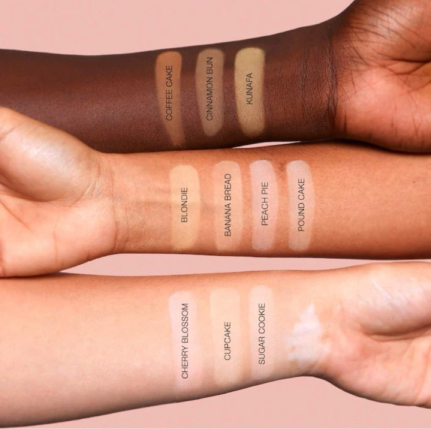 HUDA BEAUTY Easy Bake Blurring Loose Baking & Setting Powder