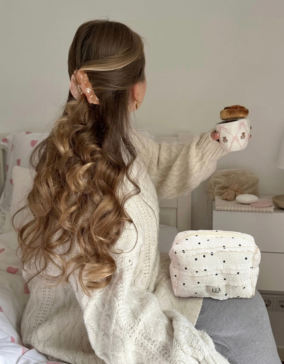 Cream dots beauty bag